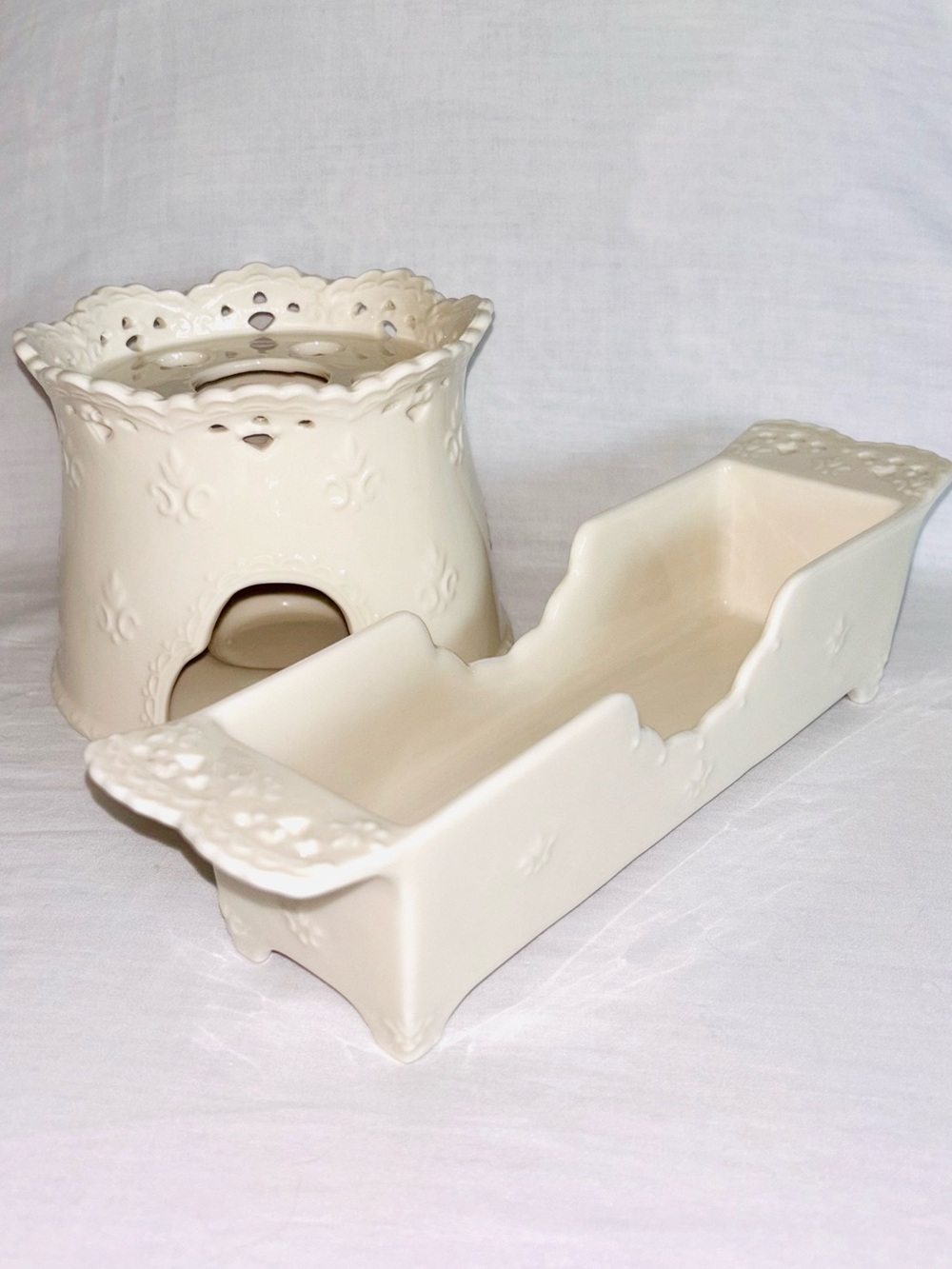 Skye McGhie Cream Lace Teapot Warmer Tealite Stand Spooner Teaspoon Caddy Holder